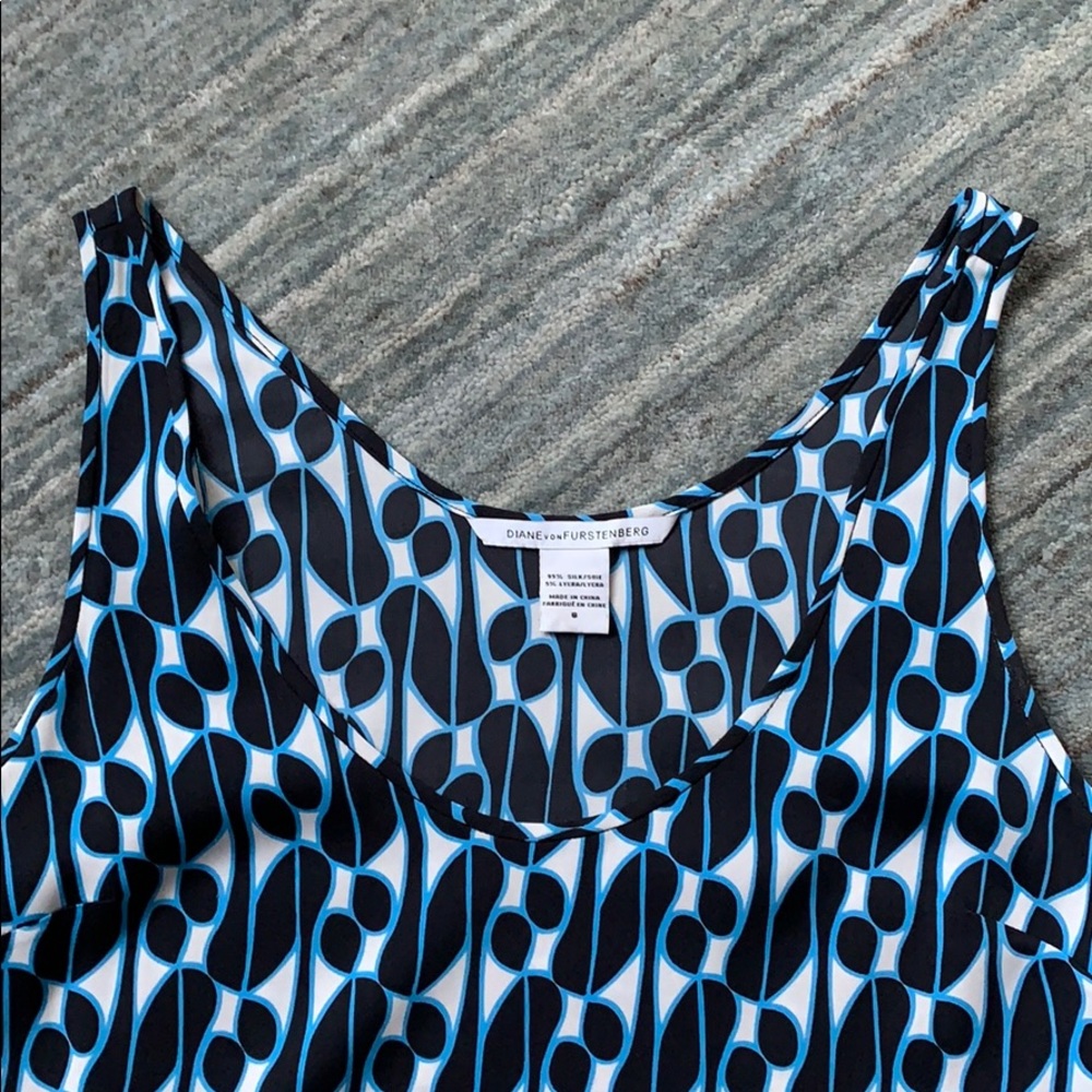 Stylish Blue Patterned Women's Top - Picture 2 of 12